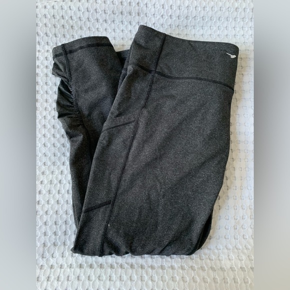 Lululemon scrunch cropped leggings - Picture 1 of 2